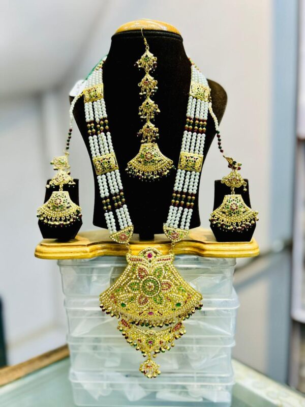 Royal Kundan Pearl Chokar Set